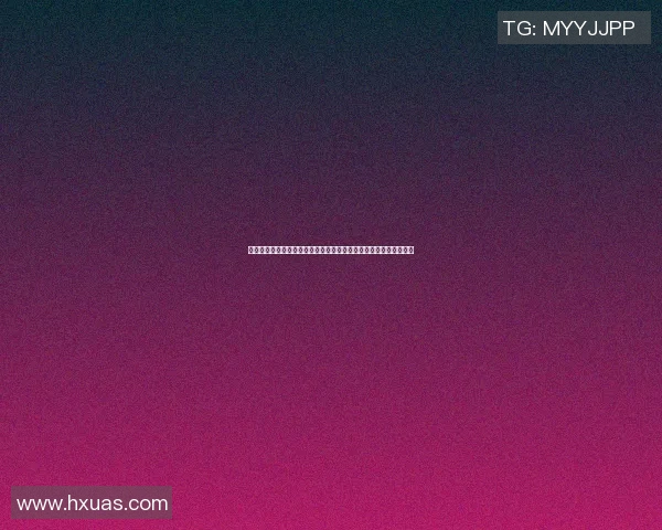 足球明星戴头套的独特风格照片展示女性魅力与运动精神的完美结合